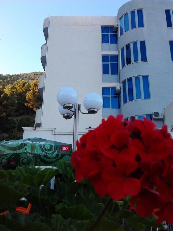 Hotel Kaqaniku Shëngjin Екстериор снимка